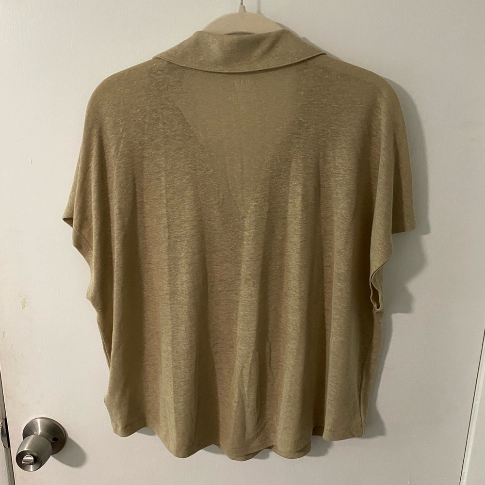 GAP Women's Linen Blend Collared V Neck T-Shirt in Tan - NWT - Picture 2 of 4